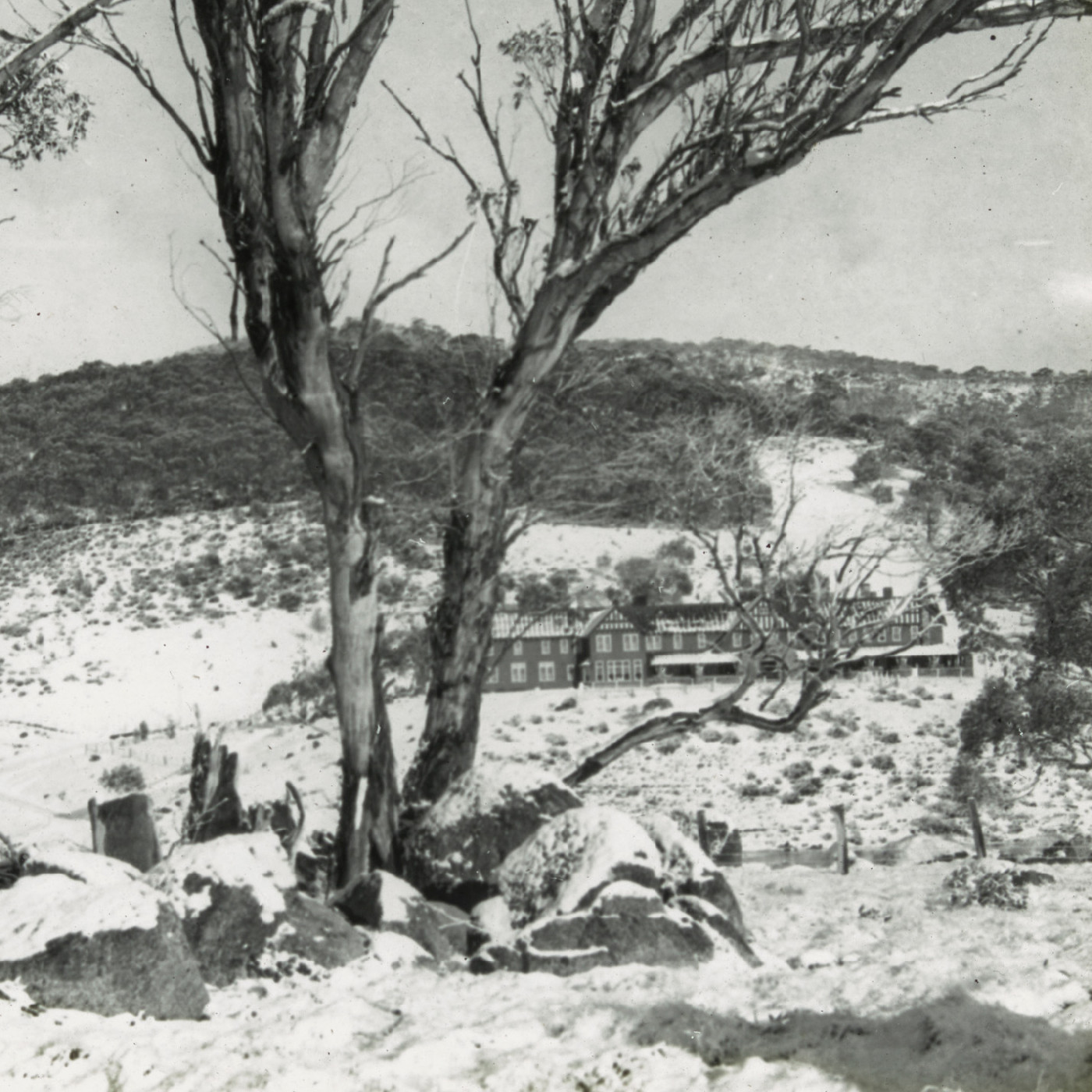 House in the distance - snowy landscape (Hotel Kosciusko NSW)