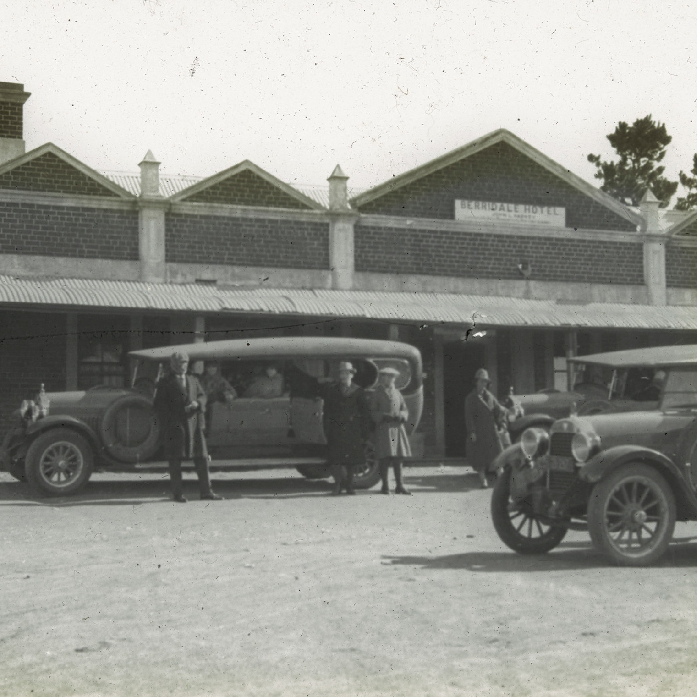 Cars in front of the Berridale Hotel