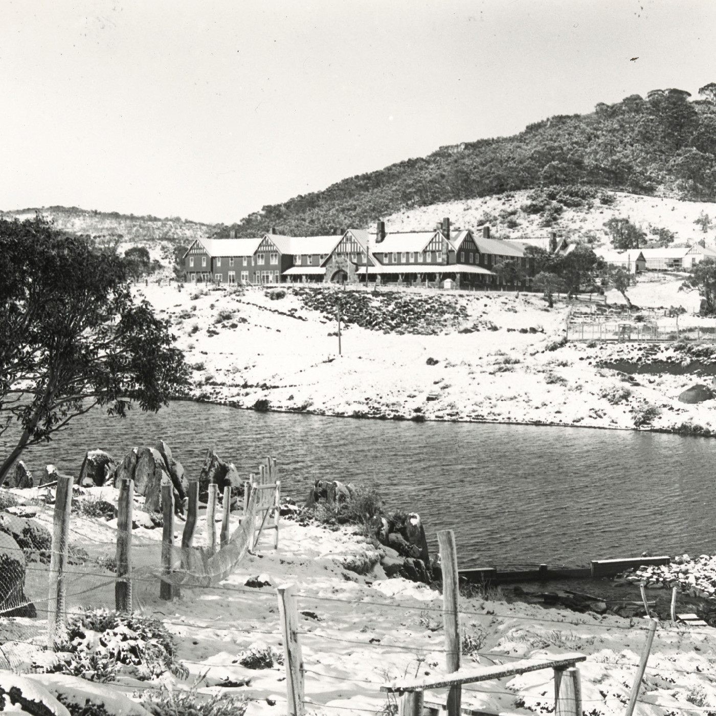 Hotel Kosciusko at midsummer, NSW