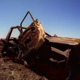 Rusted car (NT)