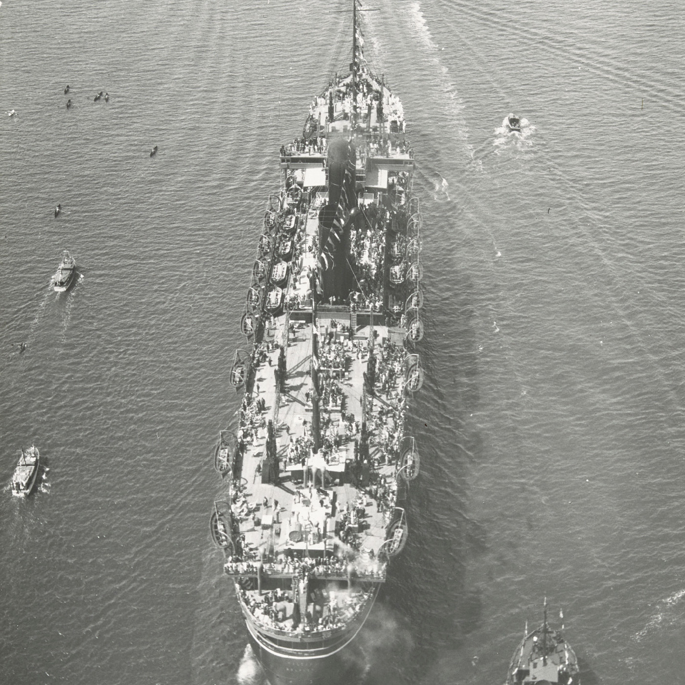 Water pageant at Sydney Harbour Bridge celebrations (1932)