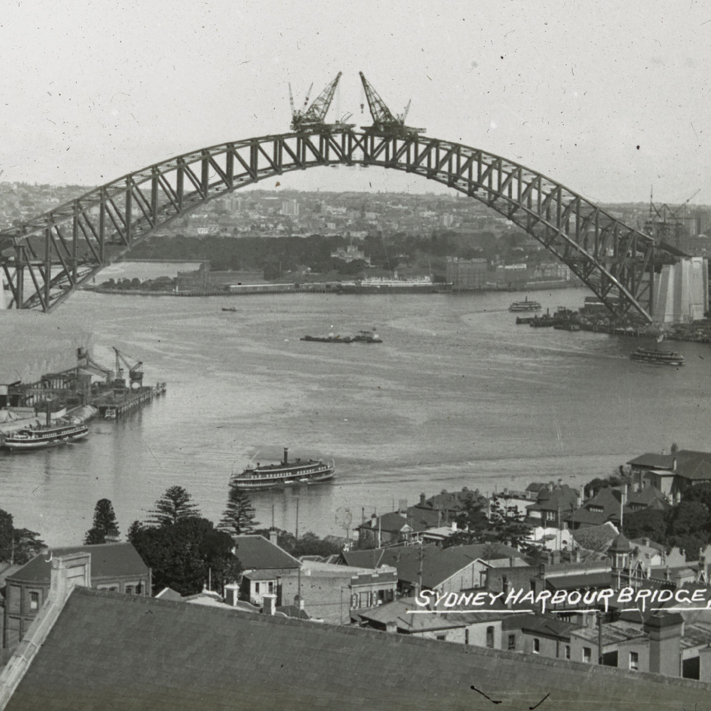 The joining of Sydney Harbour Bridge (1930)