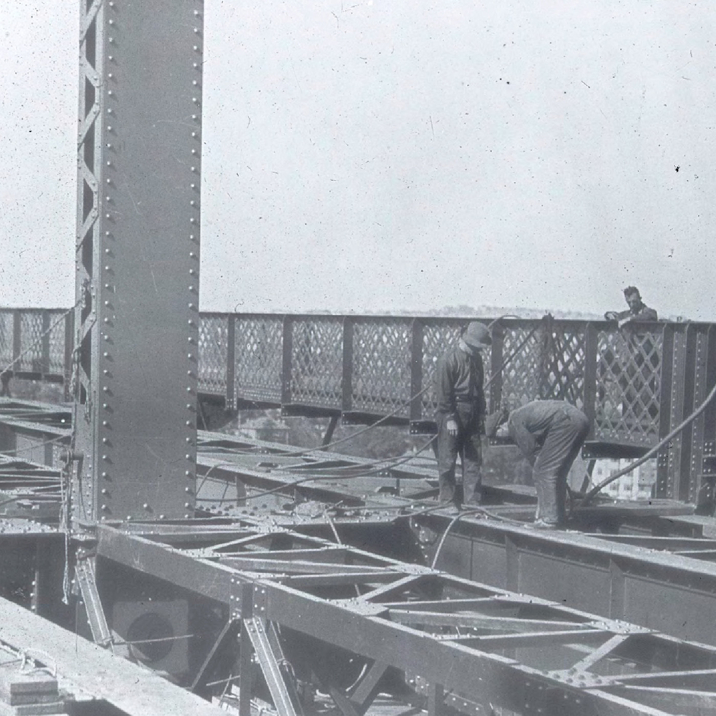 Workers on the Sydney Harbour Bridge