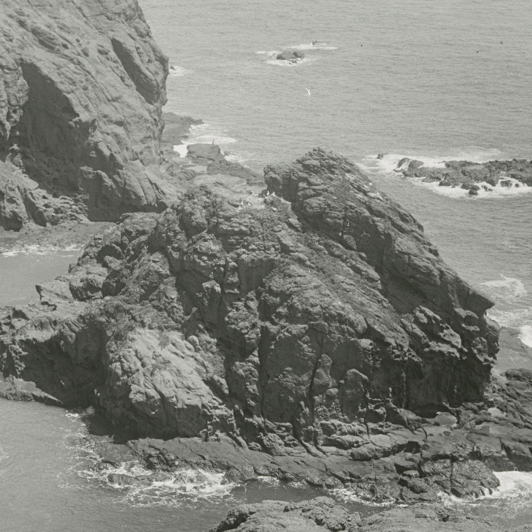 Dar Stool landing on Philip Island, Norfolk Island