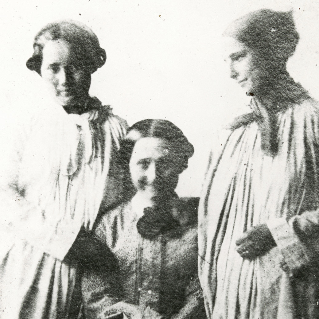 Group photo of Pitcairn Islanders after arriving at Norfolk Island