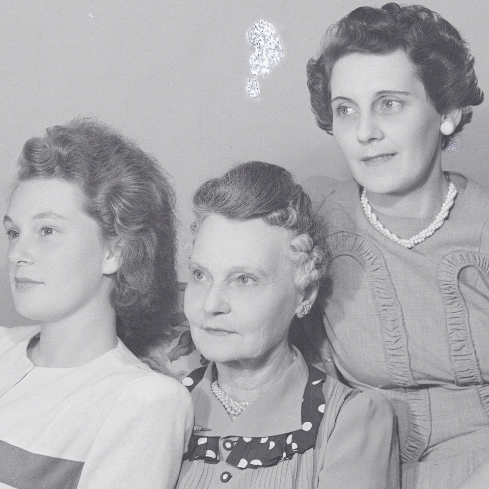 Group portrait of unidentified people